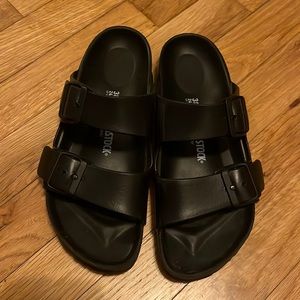 Birkenstock Arizona Essentials sandals